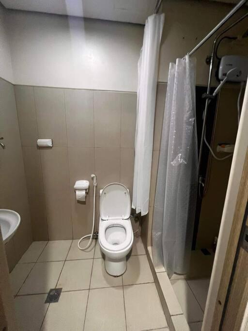 Breeze Residences - 1Br Unit With Balcony -Top Floor Manila Luaran gambar